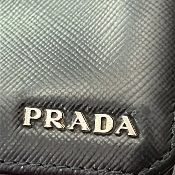 Prada black saffiano leather bifold wallet - Picture 4 of 8